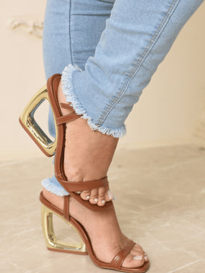 Calças Jeans Feminina BARRA DESFIADA 2